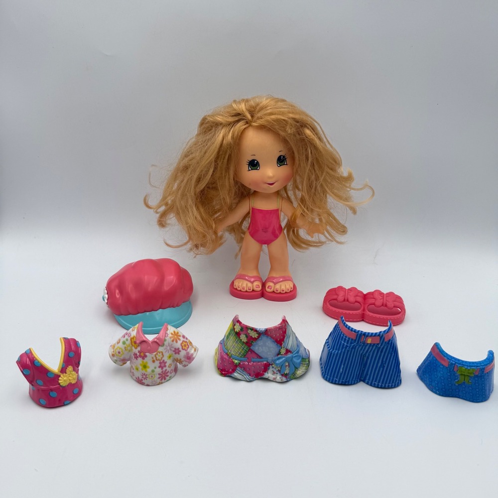Fisher-Price Snap n Style Blonde Doll with Mix and Match Clothes Accessories Set